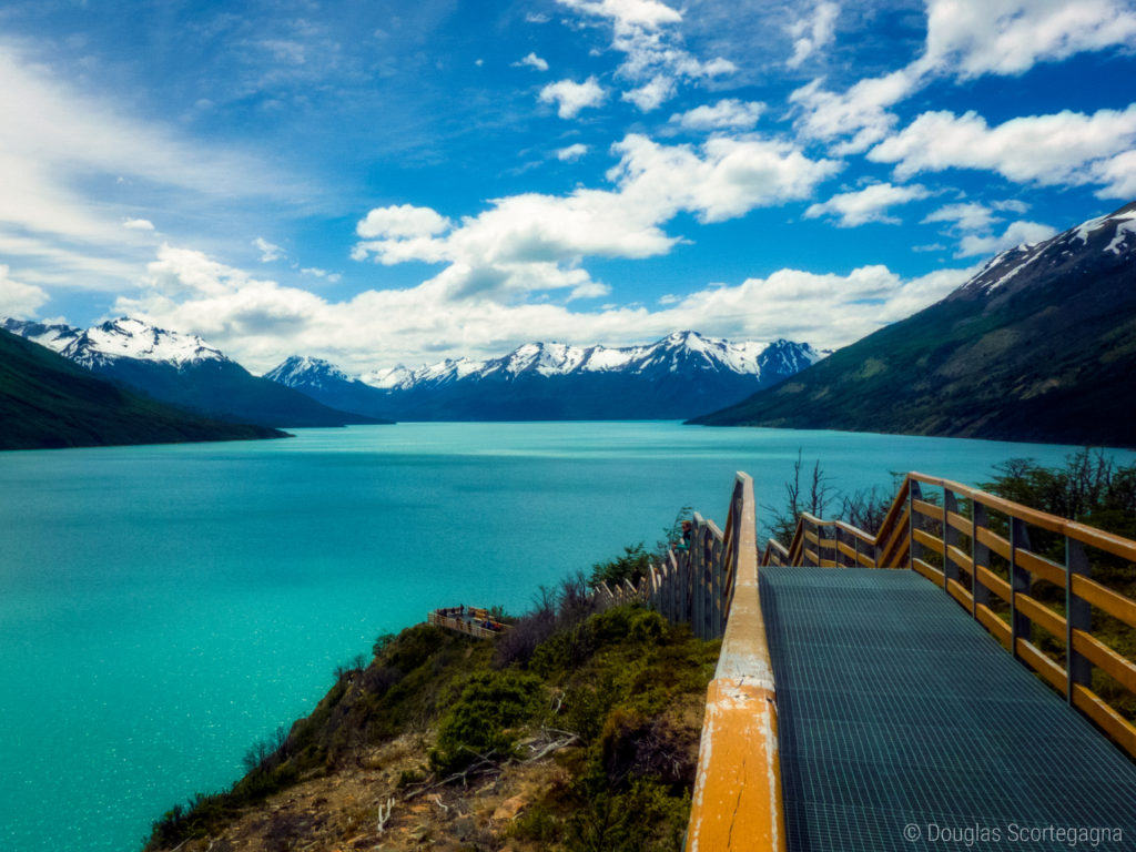 An enchanting image of the scenery by the Perito Moreno Glacier in Argentina