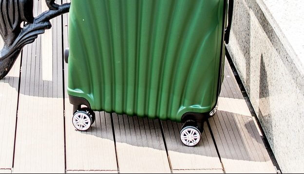 An image of a 4 wheeled carry-on luggage