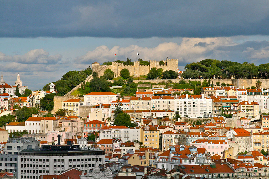 Castelo de Sao Jorge atop Lisbon
