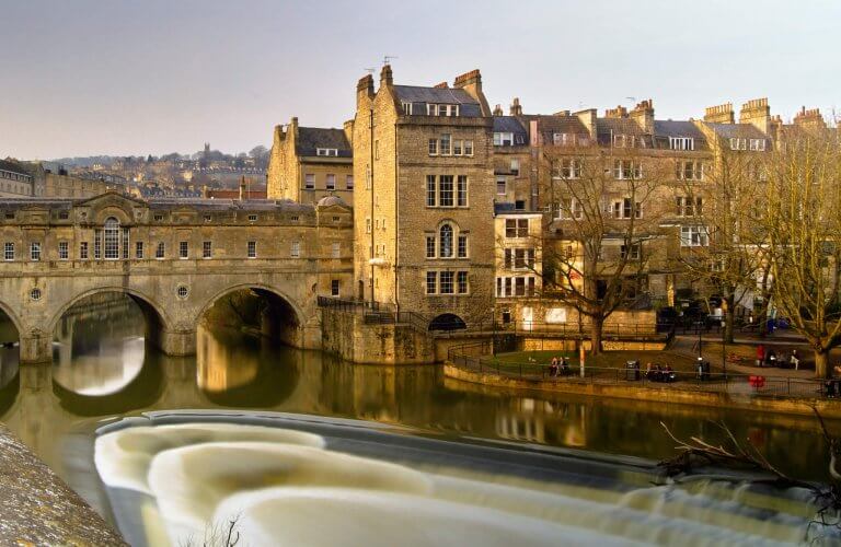 An image of the Pulteney bridge in Bath